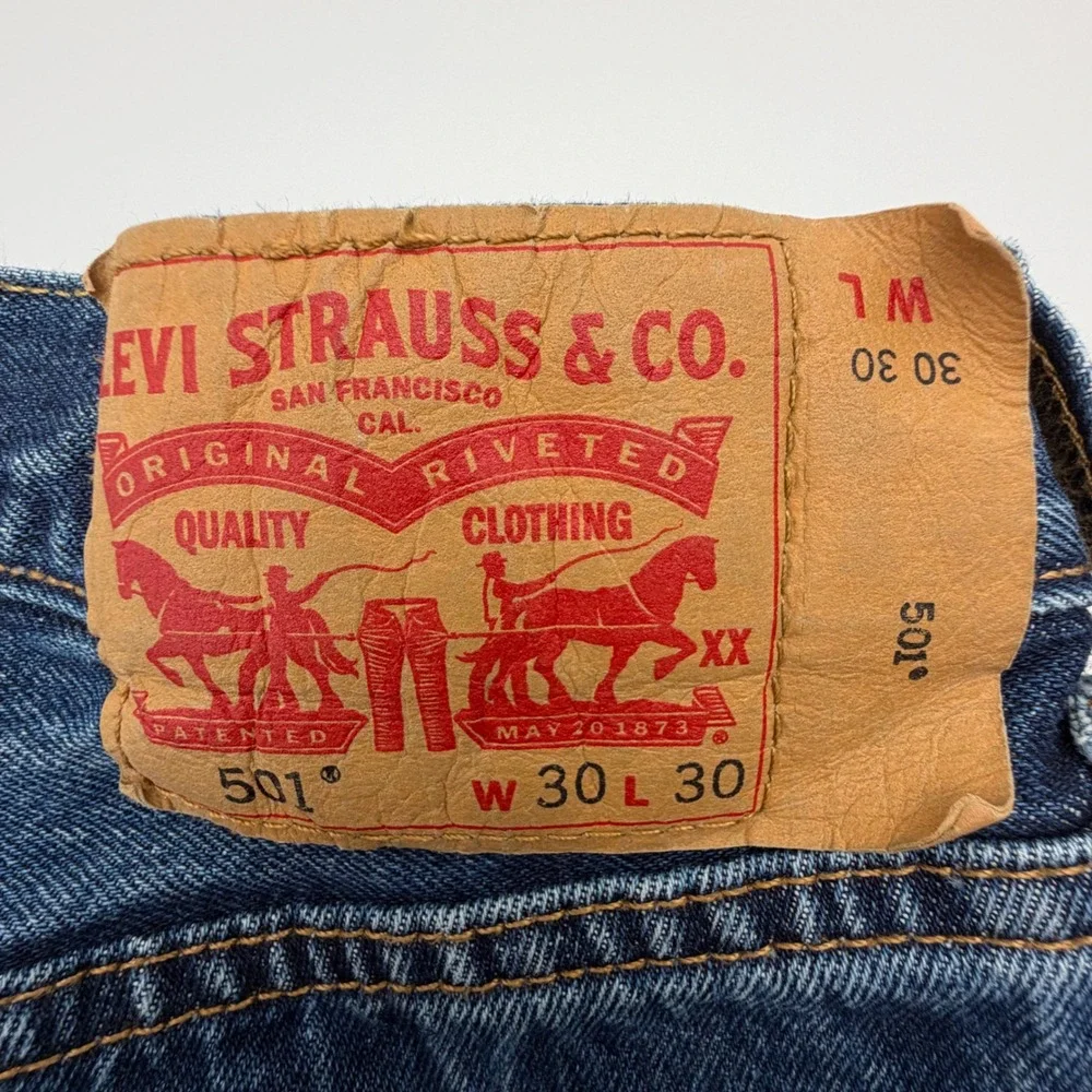 Levis 501 Original Fit Mens Button Fly Jeans 30x30 Medium Wash Blue Denim